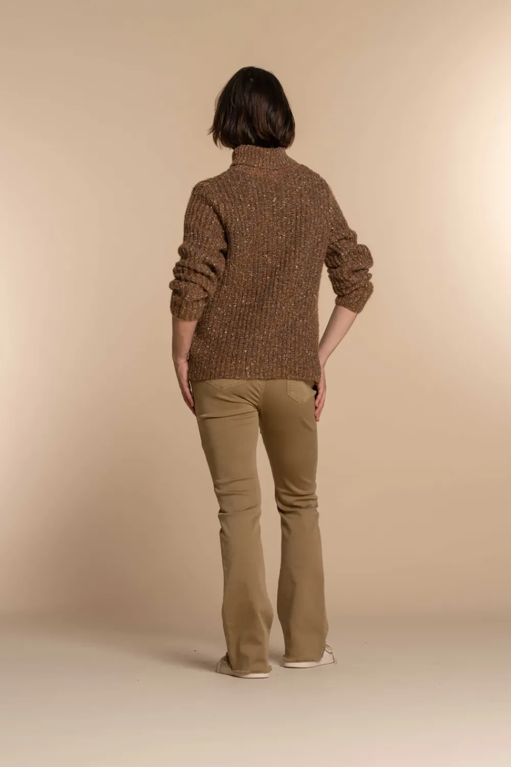 geisha_dames_flared_jog_j_2.webp Vrouwen Geisha Fashion Geisha Dames Flared Jog Jeans 31542-10 Dark Sand